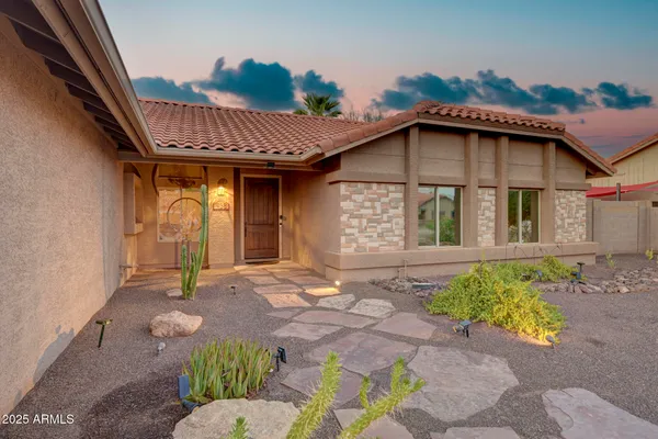 $735,000 | 938 East Knight Lane, Tempe, AZ 85284
