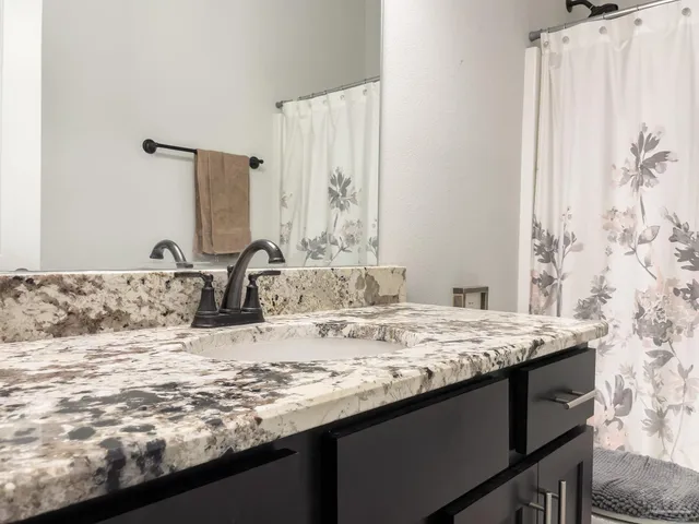 $2,200 | 12381 Another Way, Pensacola, FL 32506