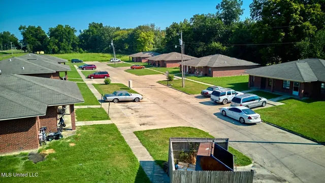 $660,000 | 412 East Hays Street, Hollandale, MS 38748