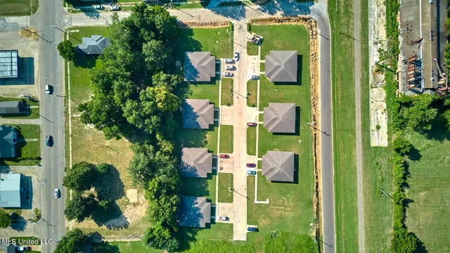 $660,000 | 412 East Hays Street, Hollandale, MS 38748