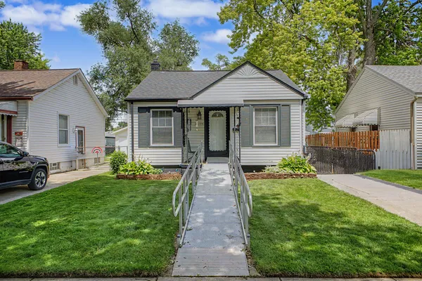 $139,000 | 26154 Pennie Street, Dearborn Heights, MI 48125