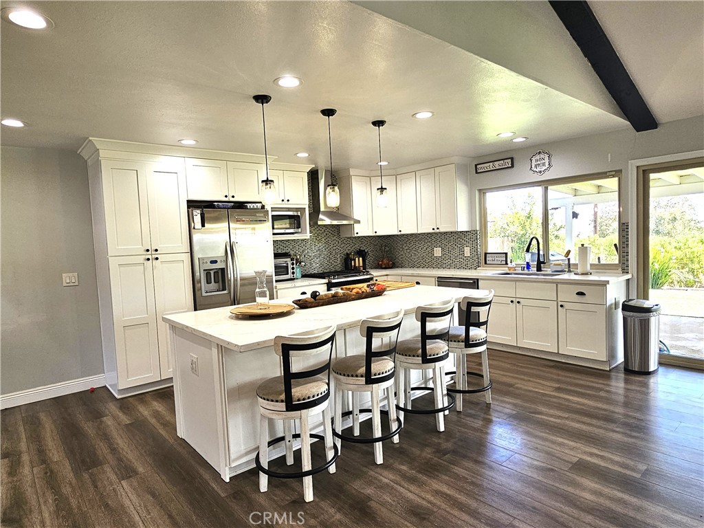4722 Summit Avenue Simi Valley, CA 93063 - Photo 6 of 28
