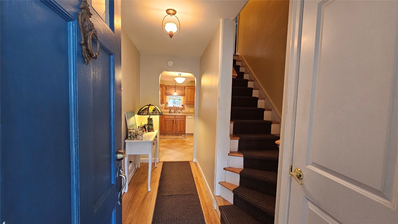 25 Wallace Road Binghamton, NY 13905 - Photo 2 of 43