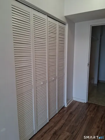 $159,900 | 75 Washington Avenue, Unit 2402, Hamden, CT 06518