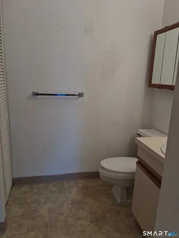 $159,900 | 75 Washington Avenue, Unit 2402, Hamden, CT 06518