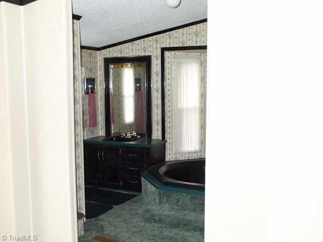 507 Riverview Road Lexington, NC 27292 - Photo 5 of 7 Other. Master Bath