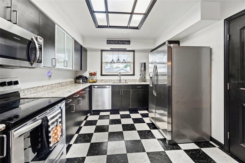 12453 Southeast 61st Court Belleview, FL 34420 - Photo 11 of 31