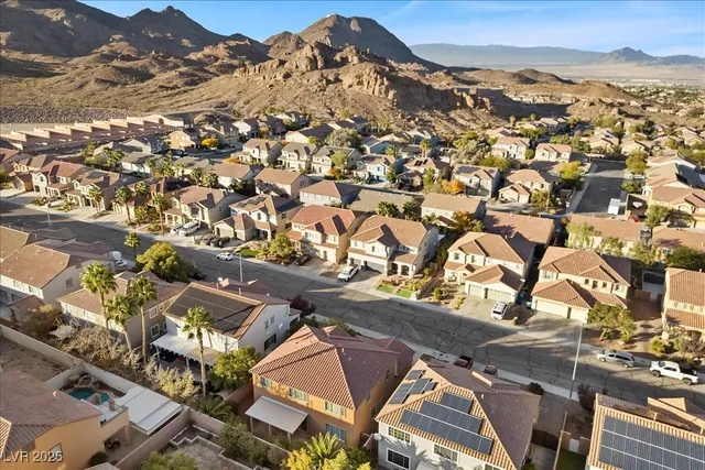 $625,000 | 121 Pettswood Drive, Henderson, NV 89002