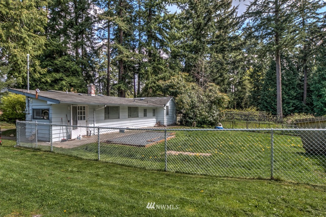 9404 232nd Street Southwest Edmonds, WA 98020 - Photo 2 of 13 Gallery Image 2