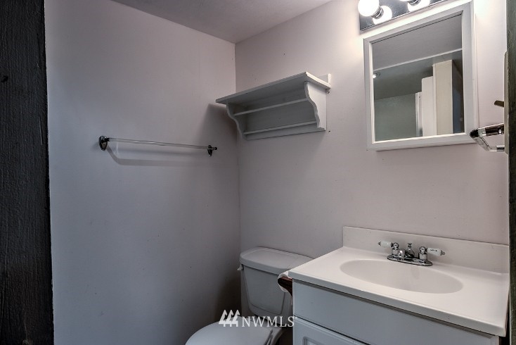 9404 232nd Street Southwest Edmonds, WA 98020 - Photo 11 of 13 Gallery Image 11