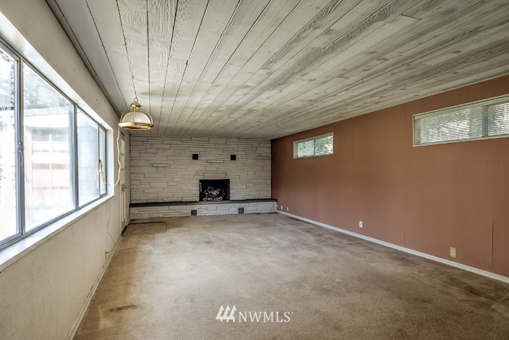 9404 232nd Street Southwest Edmonds, WA 98020 - Photo 5 of 13 Gallery Image 5