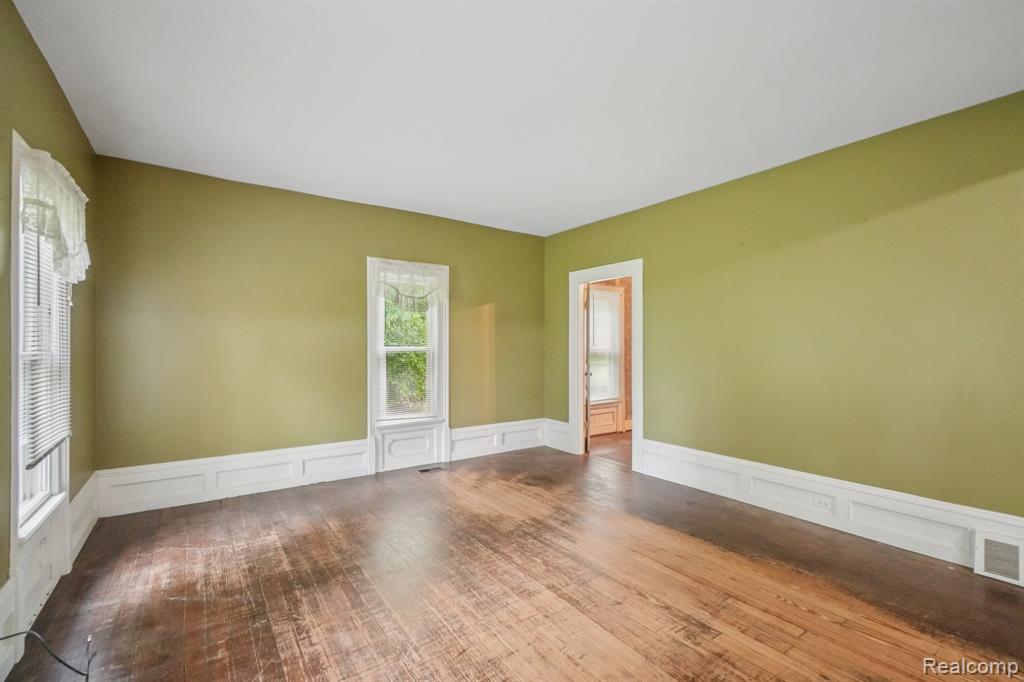 9551 Ellis Road Clarkston, MI 48348 - Photo 12 of 48