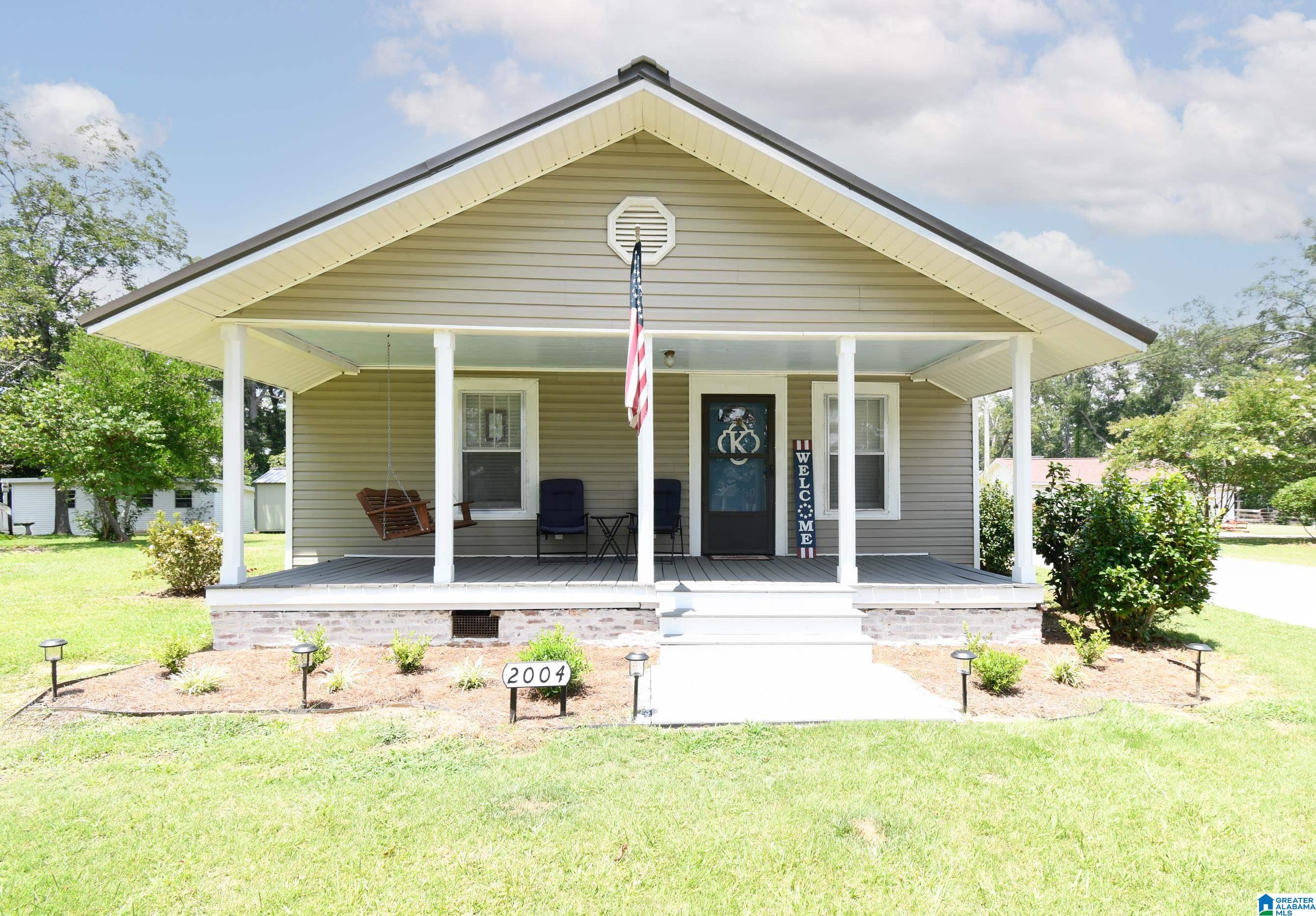 2004 4th Avenue Clanton, AL 35045 - Photo 1 of 27