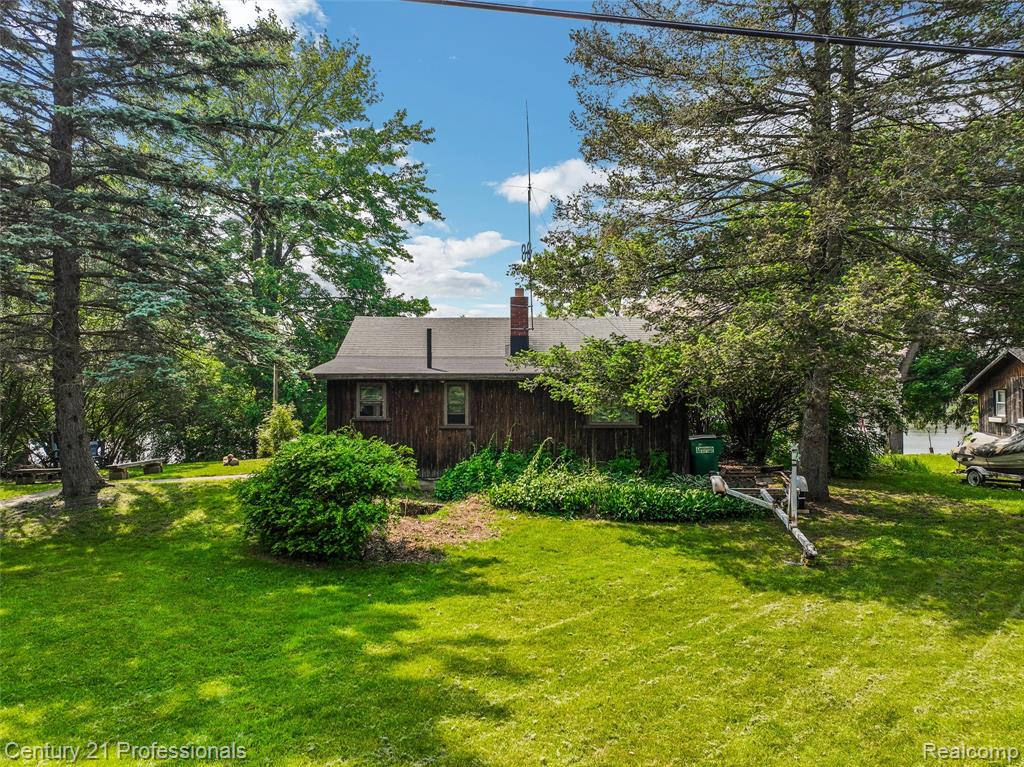 9233 Evee Road Clarkston, MI 48348 - Photo 23 of 27