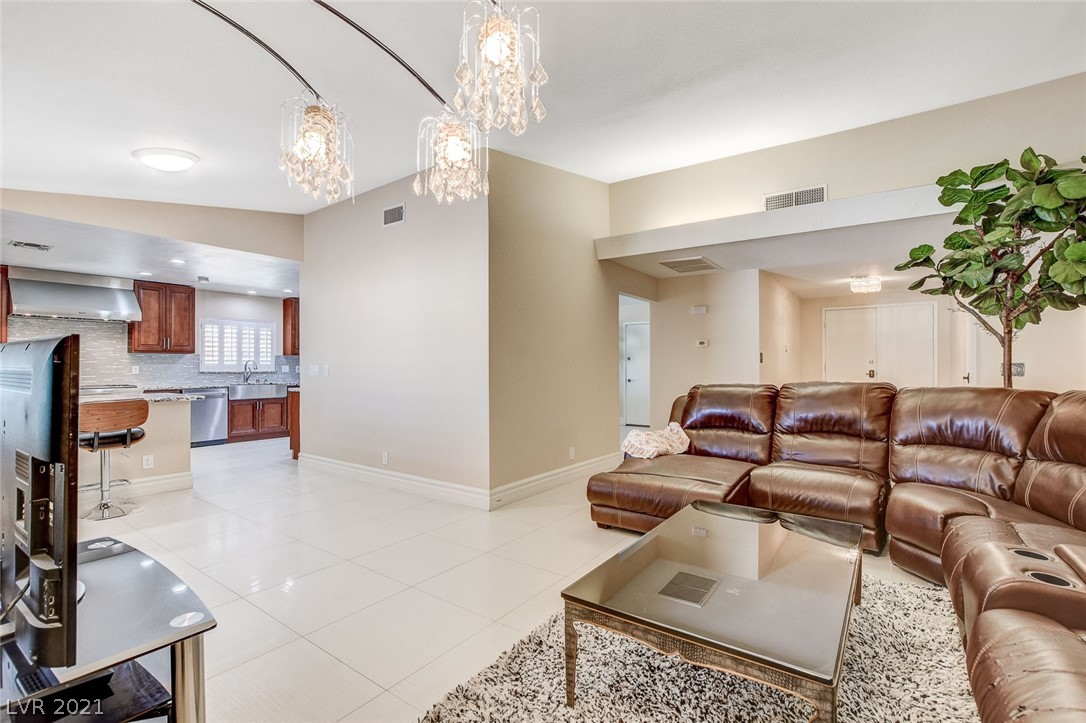 6632 Turina Road Las Vegas, NV 89146 - Photo 6 of 46 Gallery Image 6