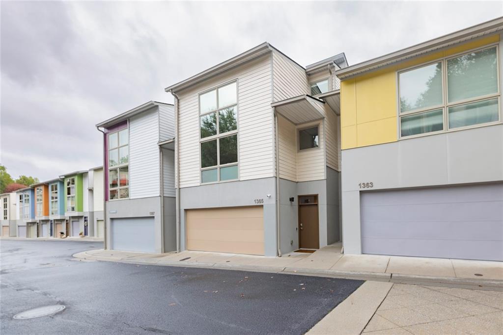 1365 Stirling Cir Northwest