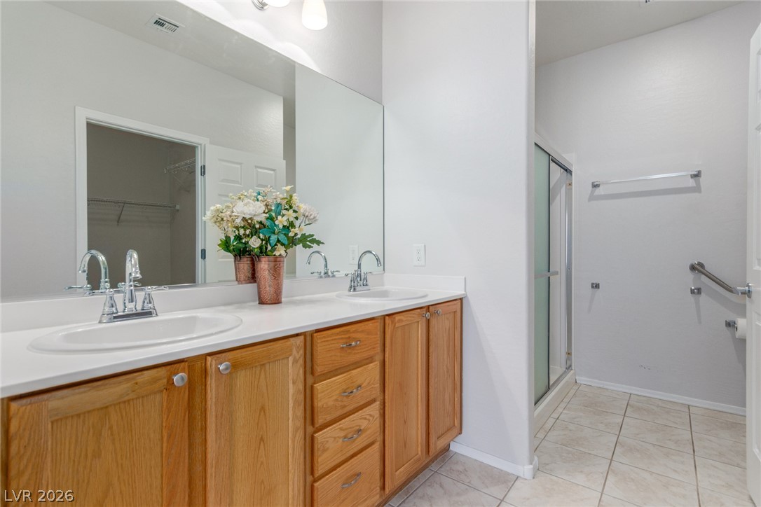 2348 Celestial Moon Street Henderson, NV 89044 - Photo 14 of 43 Primary Bathroom