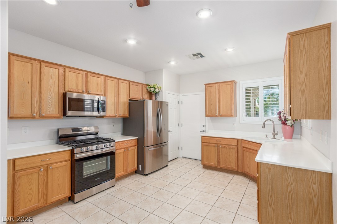 2348 Celestial Moon Street Henderson, NV 89044 - Photo 5 of 43