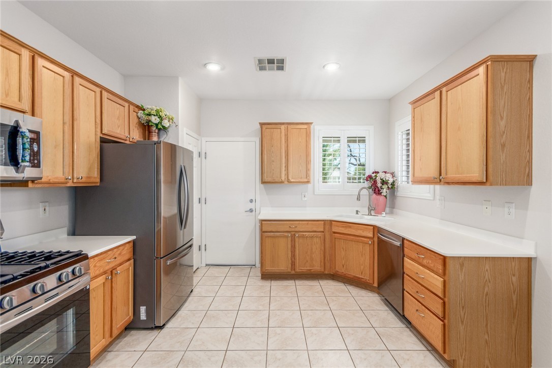 2348 Celestial Moon Street Henderson, NV 89044 - Photo 6 of 43
