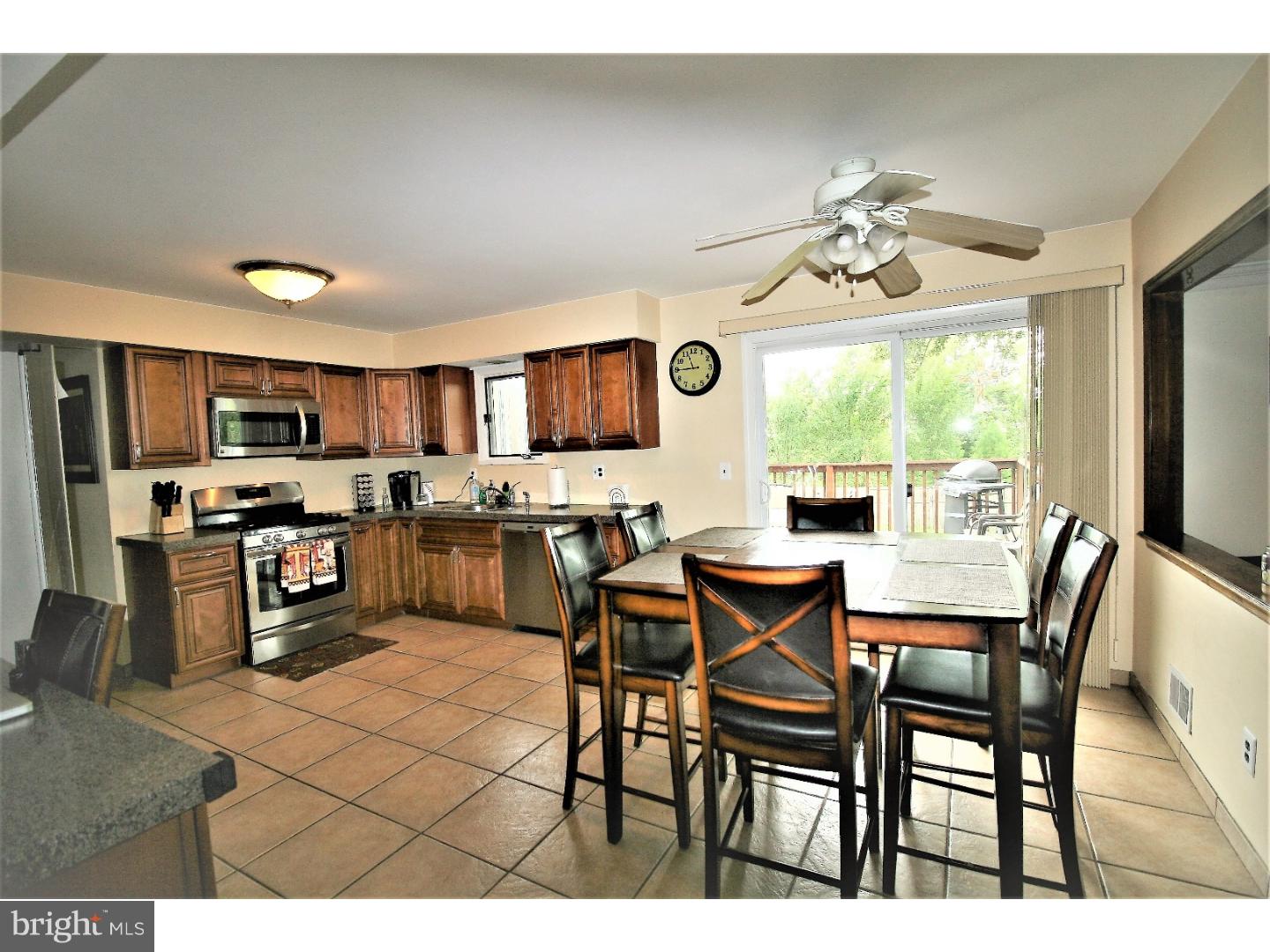 39 Peter Rafferty Drive Hamilton, NJ 08690 - Photo 4 of 20