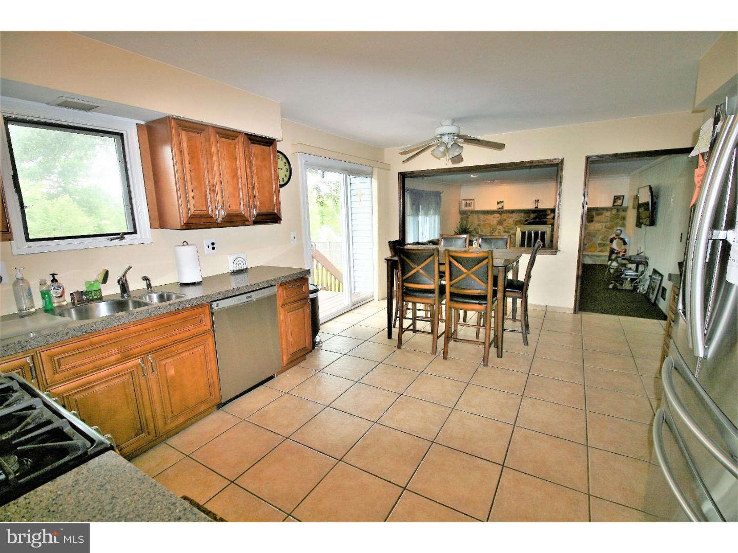 39 Peter Rafferty Drive Hamilton, NJ 08690 - Photo 5 of 20