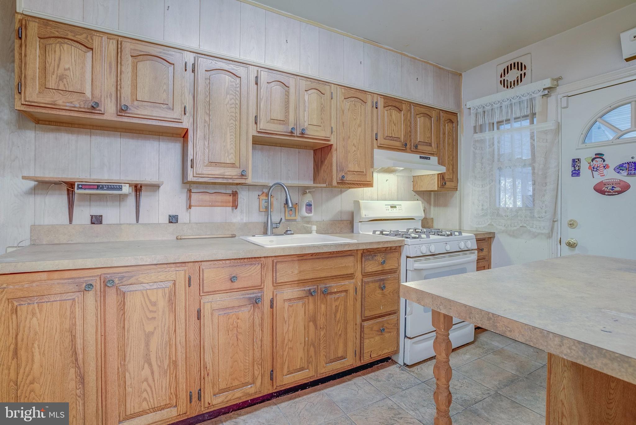 1205 Walker Avenue Baltimore, MD 21239 - Photo 9 of 39