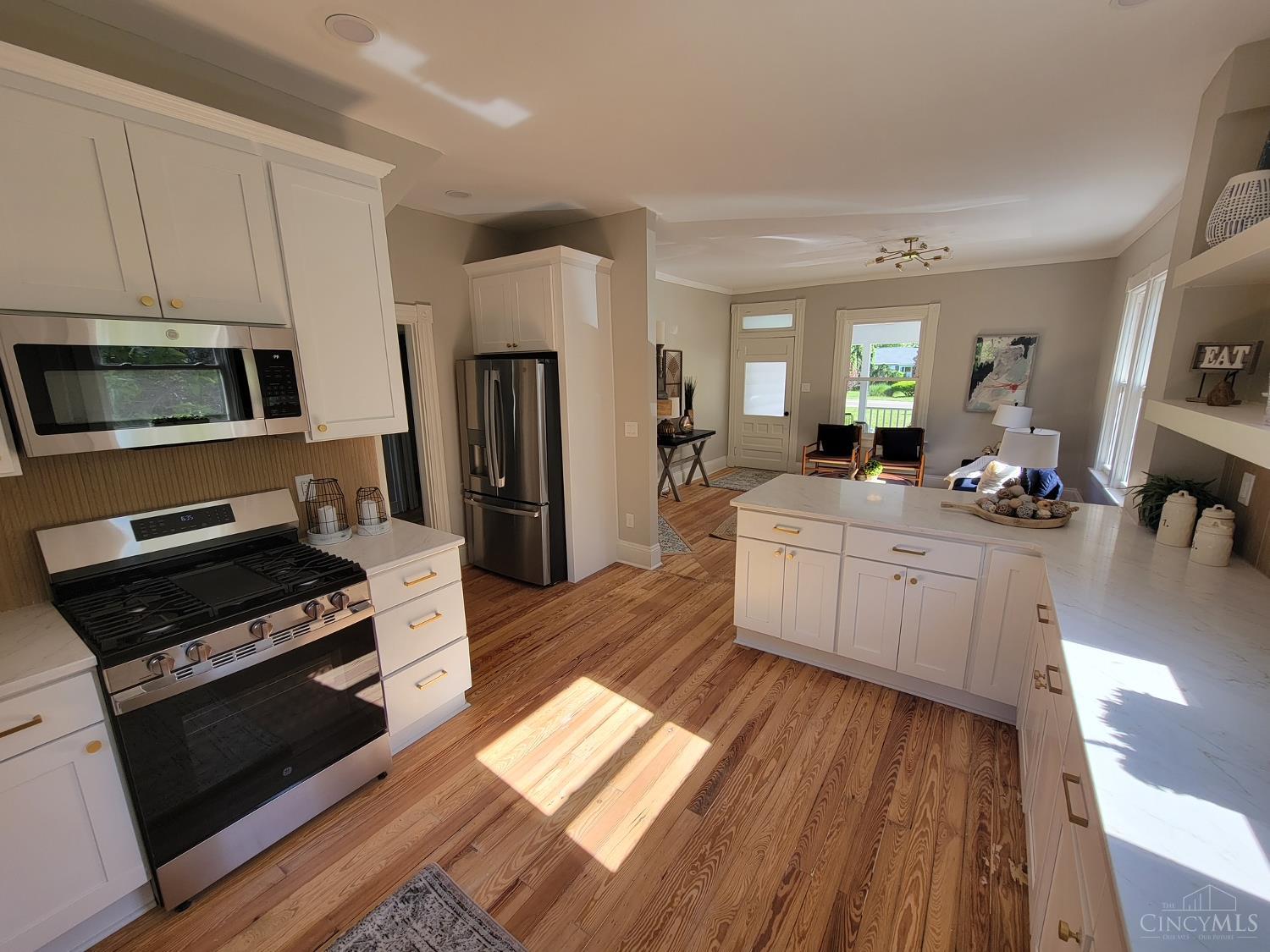 103 West Sharon Road Glendale, OH 45246 - Photo 6 of 25
