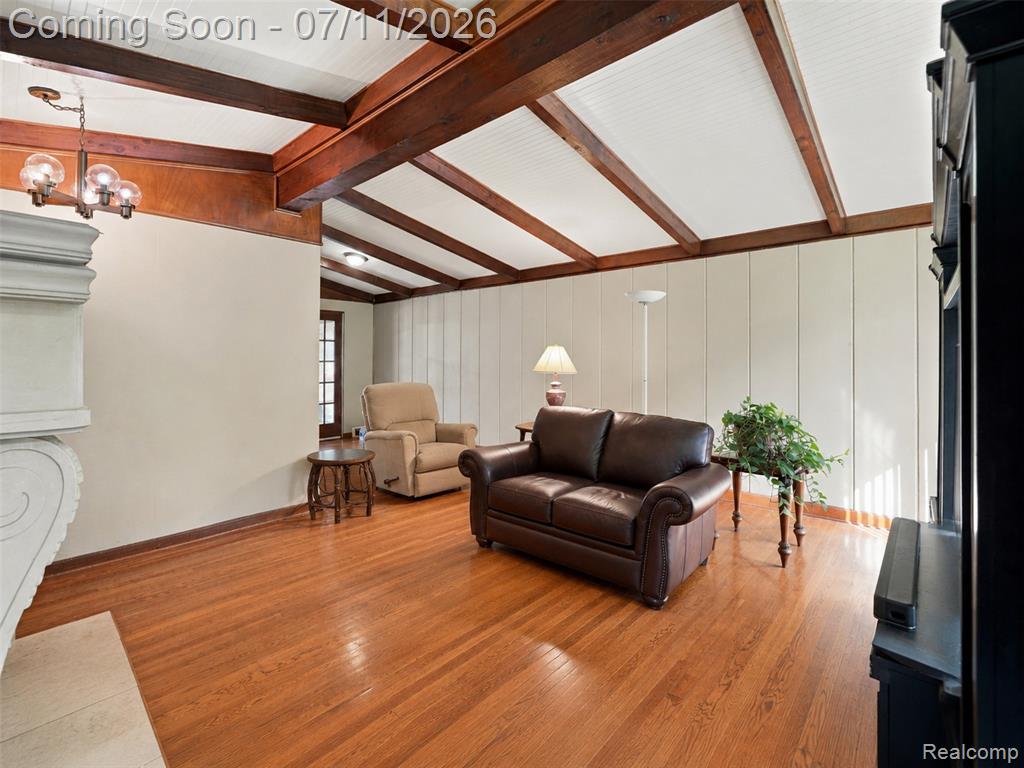 27679 Spring Arbor Drive Southfield, MI 48076 - Photo 5 of 31