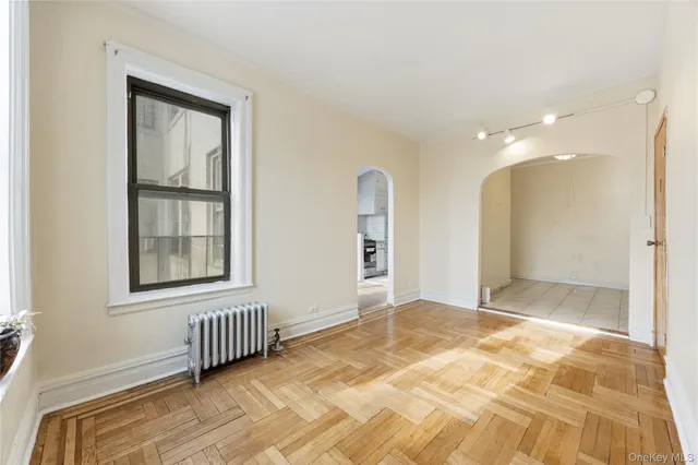 $146,000 | 2922 Barnes Avenue, Unit 5L | Olinville