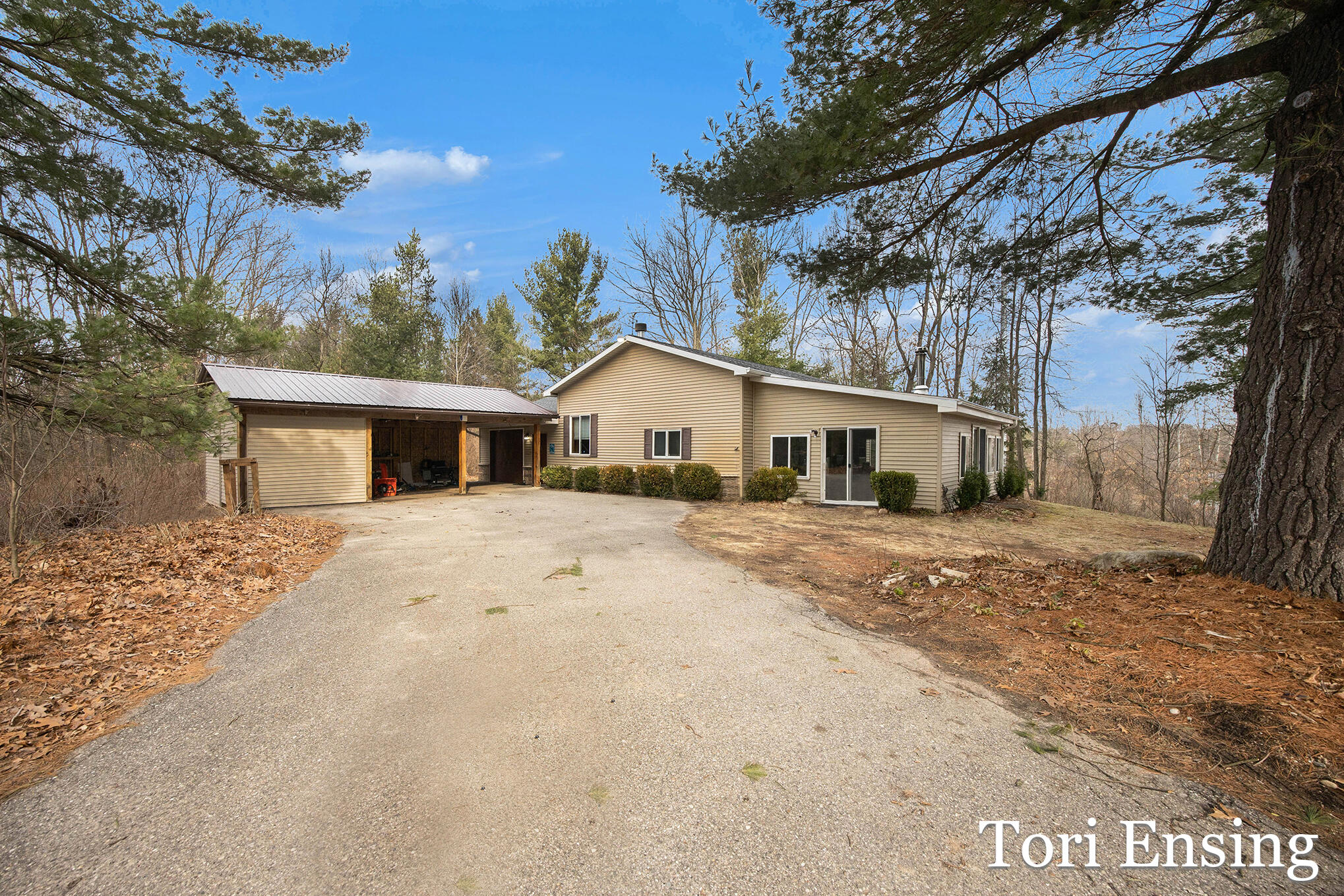 8700 Godfrey Road Greenville, MI 48838 - Photo 2 of 21 8700 Godfrey-28