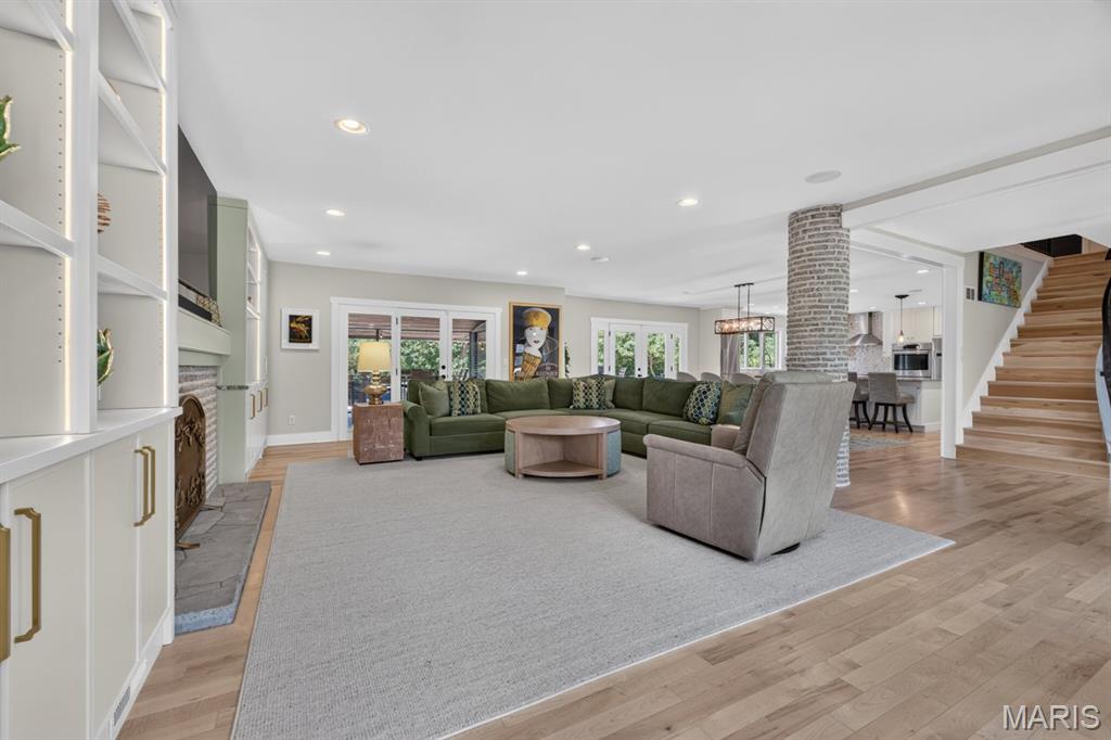 12237 Ladue Road Creve Coeur, MO 63141 - Photo 5 of 44