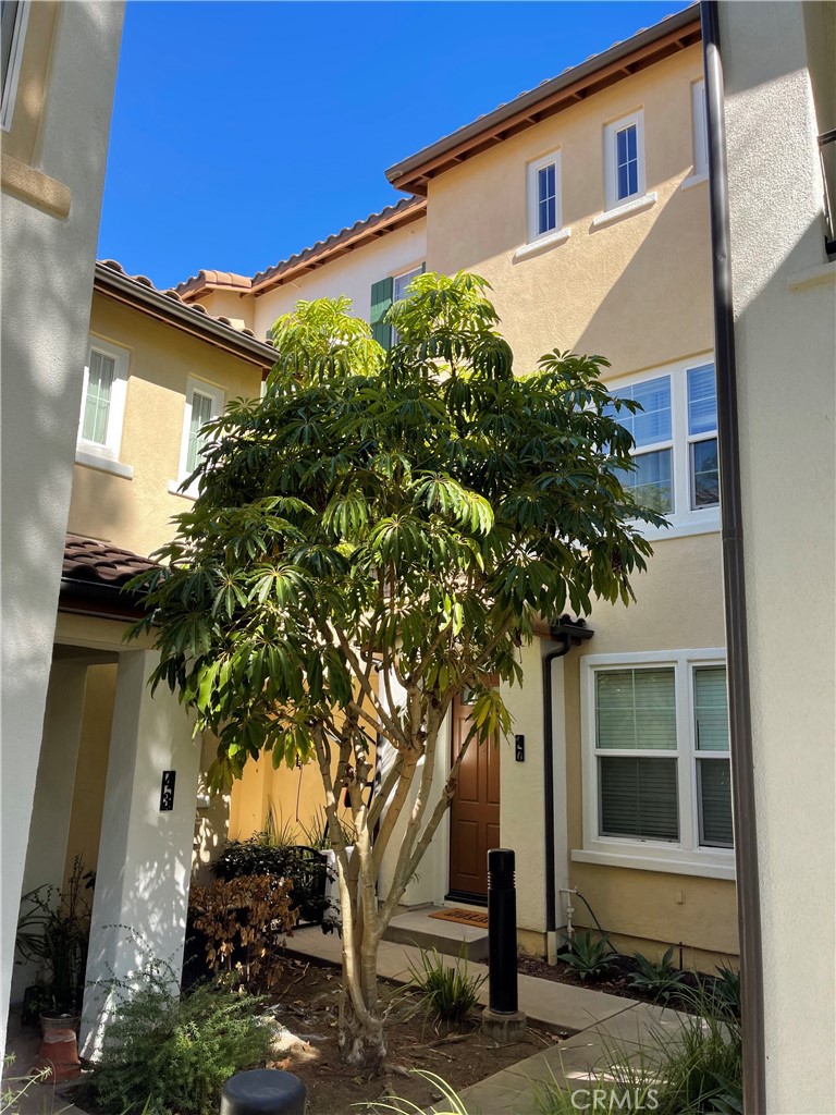 47 Flowerbud Irvine, CA 92603 - Photo 3 of 27