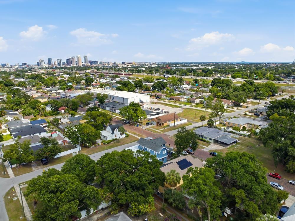 3005 West Chestnut Street Tampa, FL 33607 - Photo 25 of 27 an aerial view of multiple house