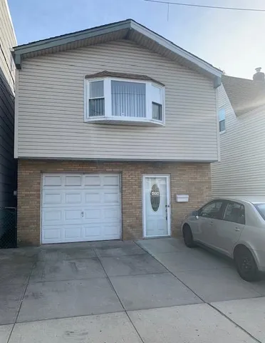 a couple of white house