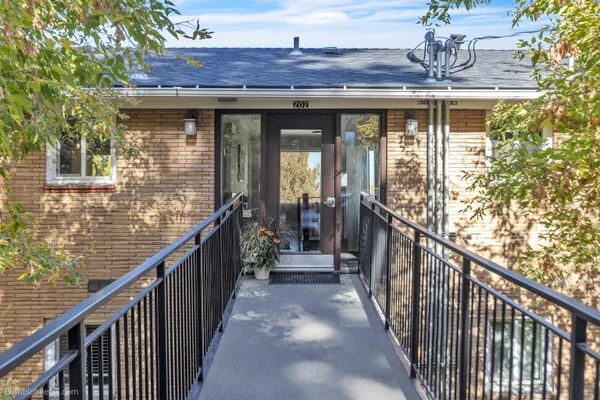 $295,000 | 202 East Rockwood Boulevard, Unit 2, Spokane, WA 99202