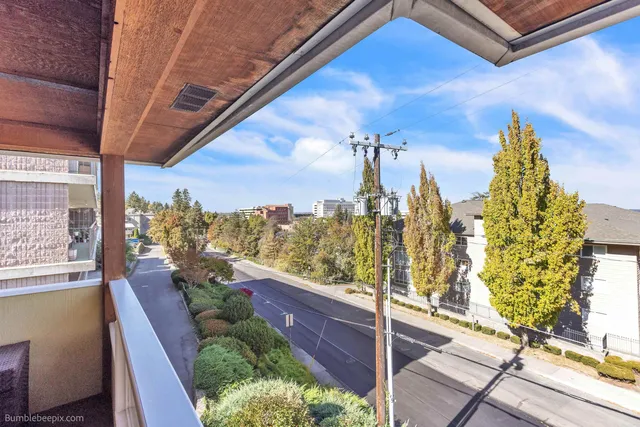 $295,000 | 202 East Rockwood Boulevard, Unit 2, Spokane, WA 99202