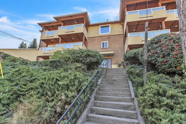 $295,000 | 202 East Rockwood Boulevard, Unit 2, Spokane, WA 99202