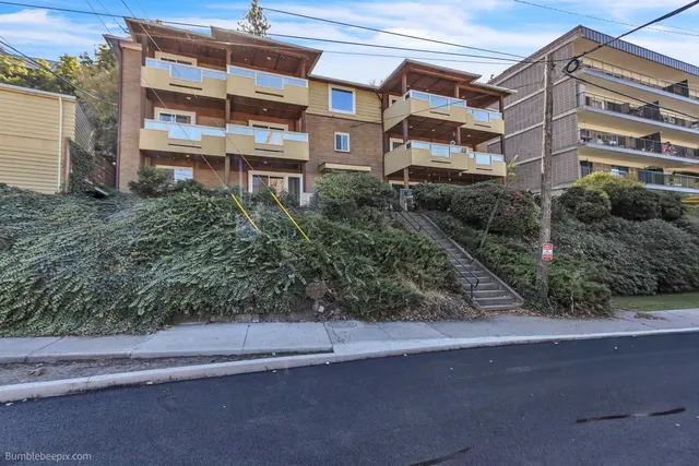 $295,000 | 202 East Rockwood Boulevard, Unit 2, Spokane, WA 99202