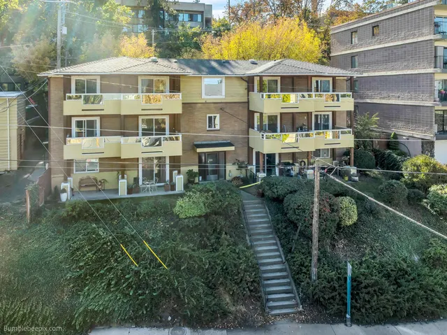 $295,000 | 202 East Rockwood Boulevard, Unit 2, Spokane, WA 99202