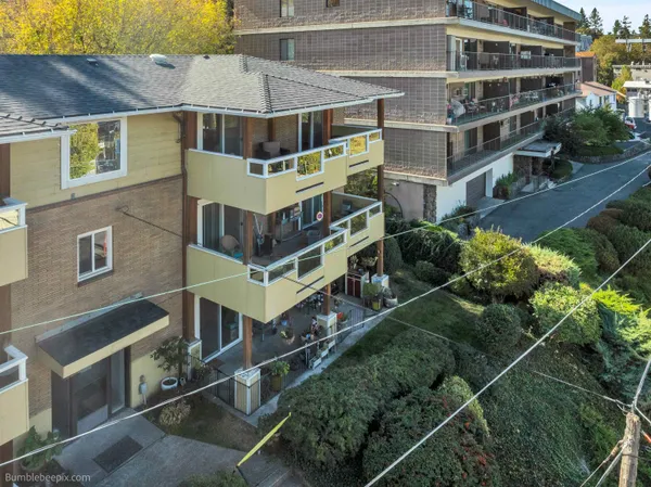 $295,000 | 202 East Rockwood Boulevard, Unit 2, Spokane, WA 99202