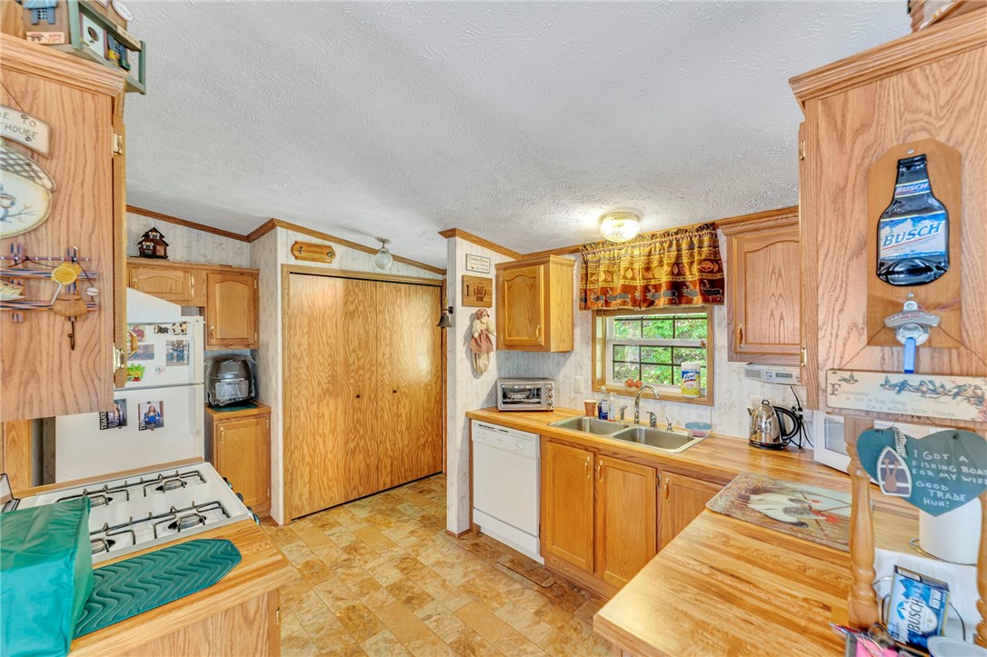 380 Bendzunas Road Hamden, NY 13782 - Photo 9 of 28