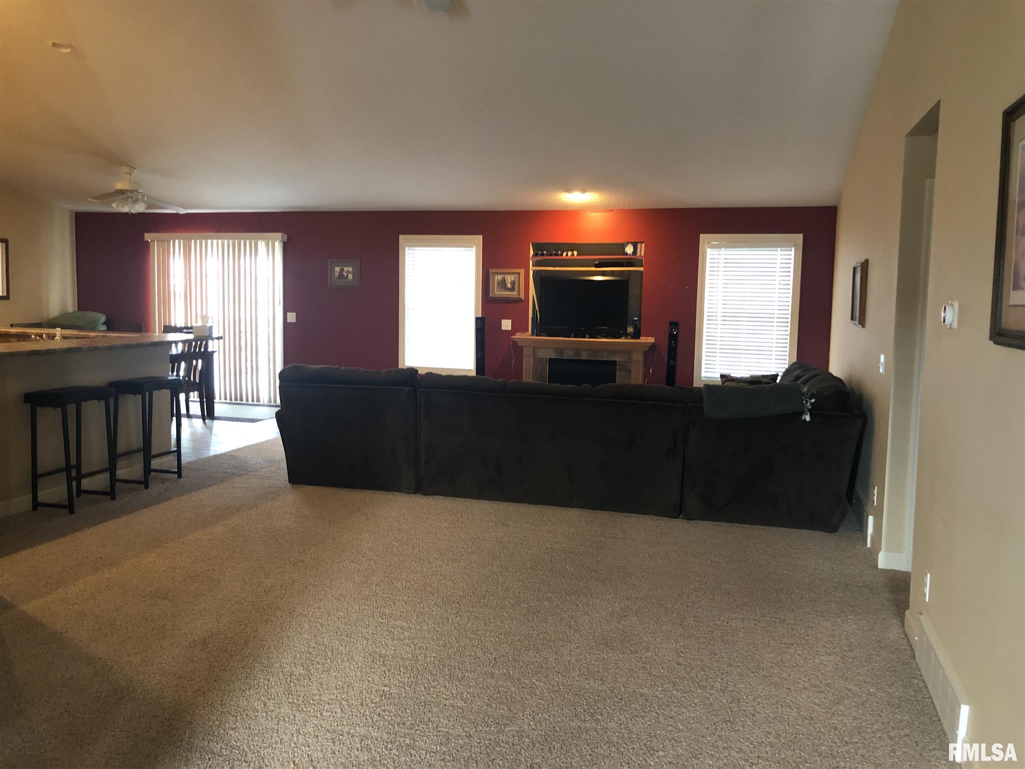 451 Mill Ridge Road Clinton, IA 52732 - Photo 2 of 25 Gallery Image 2