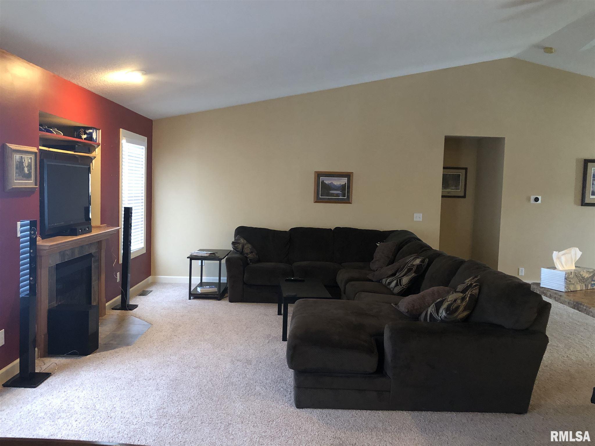 451 Mill Ridge Road Clinton, IA 52732 - Photo 4 of 25 Gallery Image 4
