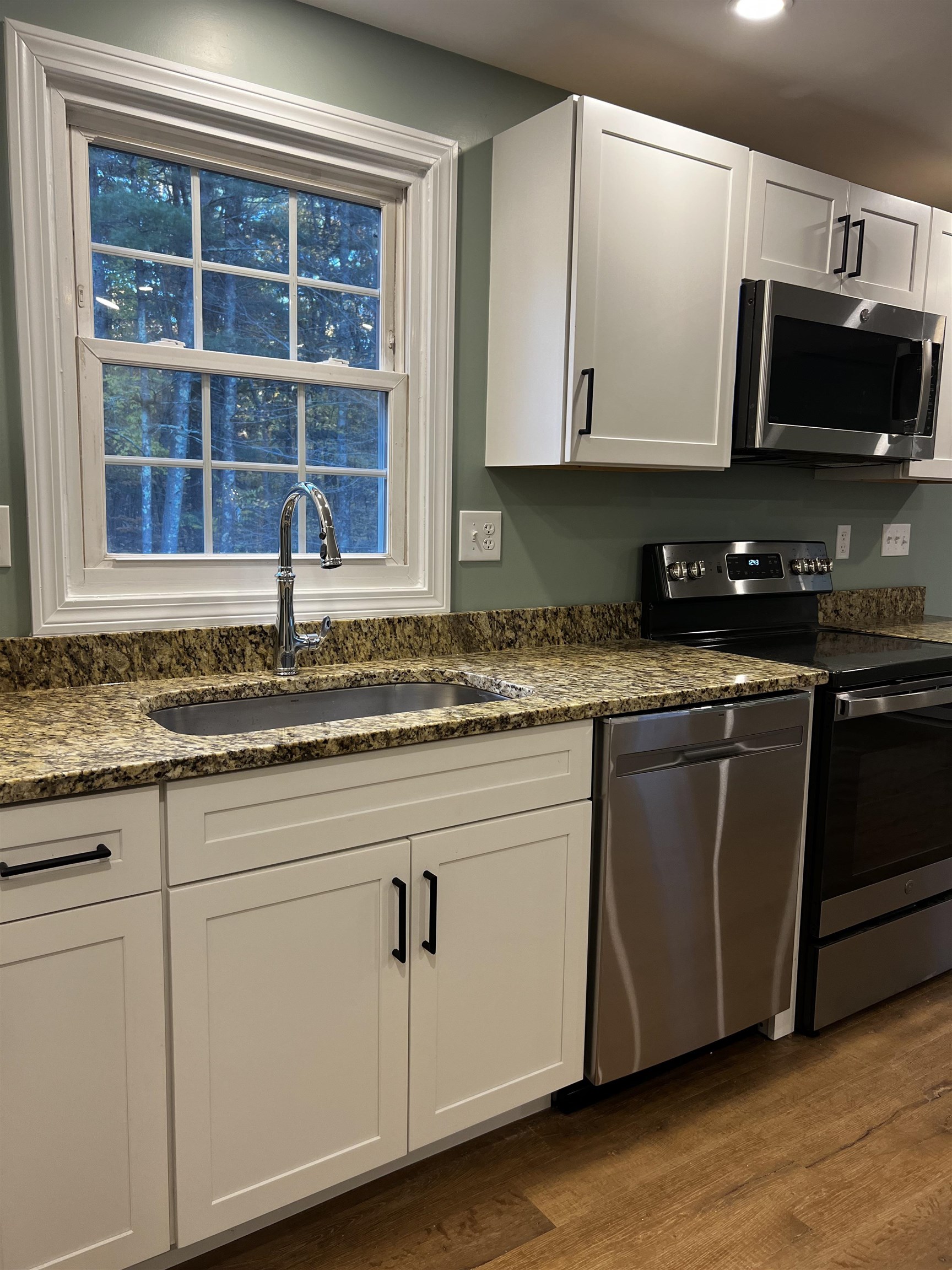 16 Boulder Drive, Unit B Hudson, NH 03051 - Photo 6 of 30