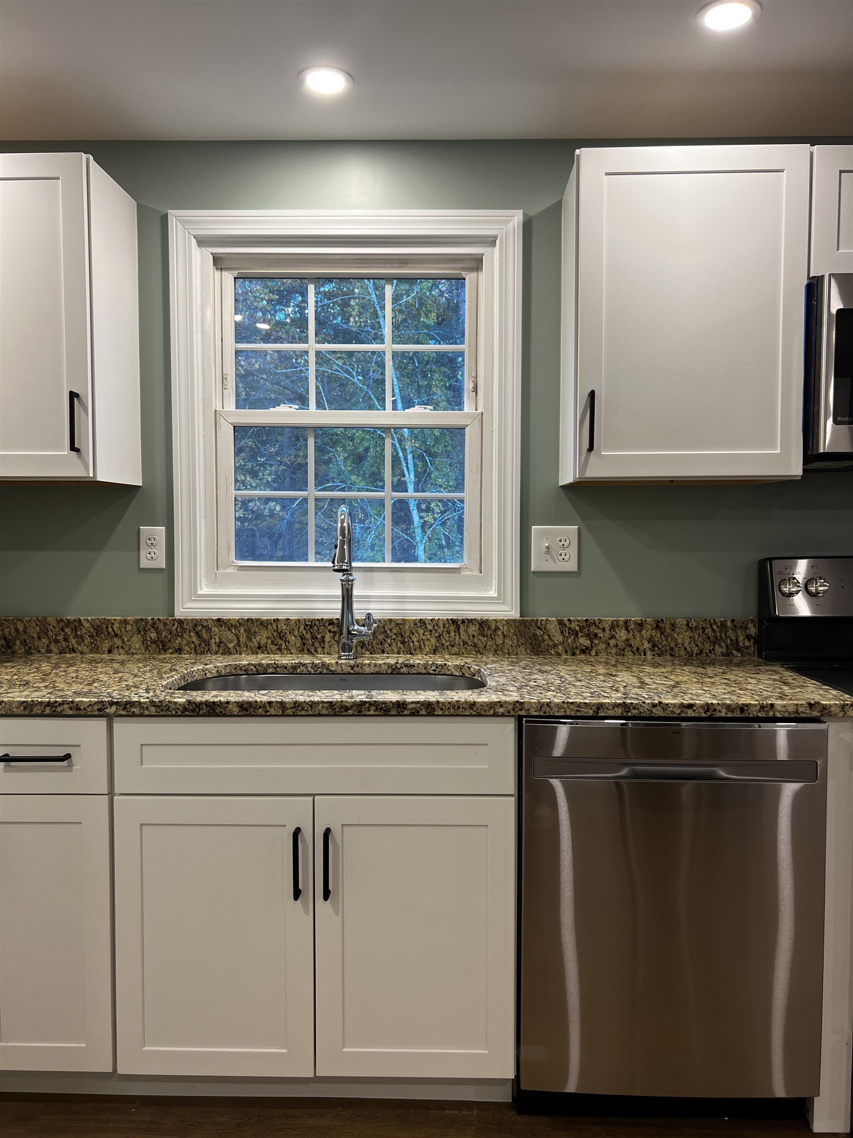 16 Boulder Drive, Unit B Hudson, NH 03051 - Photo 7 of 30