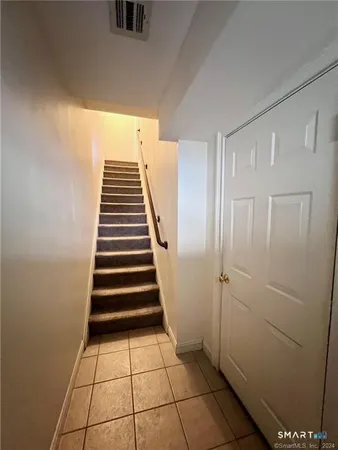 $1,850 | 527 West Thames Street, Unit 10, Norwich, CT 06360