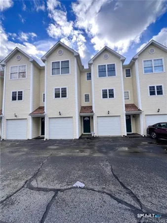 $1,850 | 527 West Thames Street, Unit 10, Norwich, CT 06360