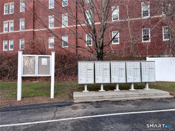 $1,850 | 527 West Thames Street, Unit 10, Norwich, CT 06360