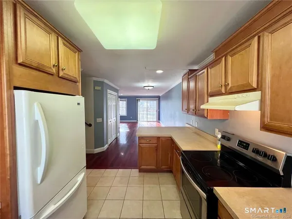$1,850 | 527 West Thames Street, Unit 10, Norwich, CT 06360