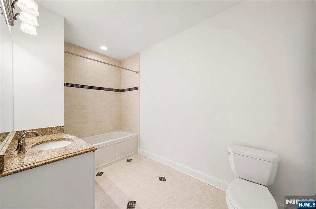 180 Edgewater Road Cliffside Park, NJ 07010 - Photo 10 of 17